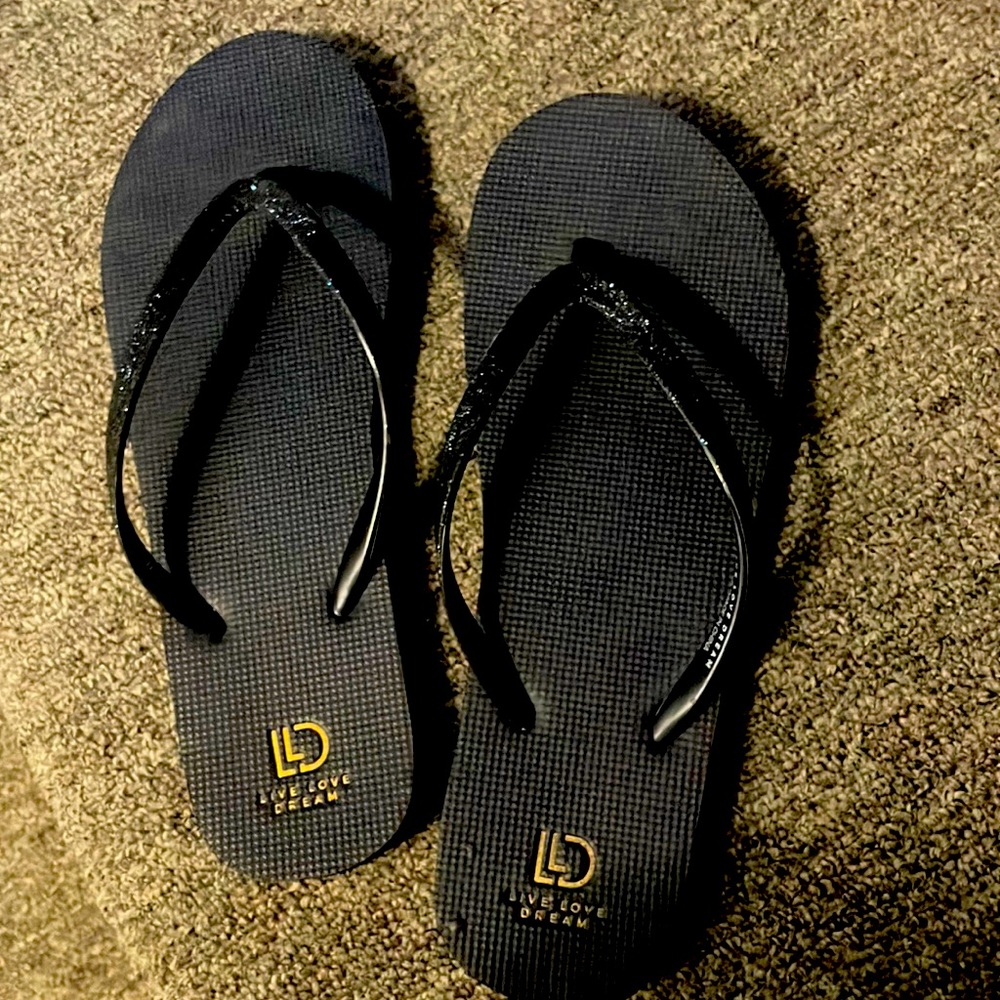 Navy blue preowned flip flop size 9 navy blue with sparkle on strap